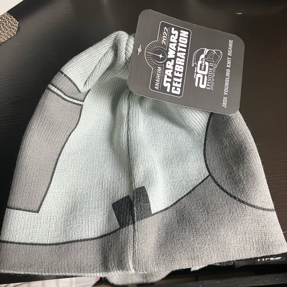 Beanie - Picture 5 of 7